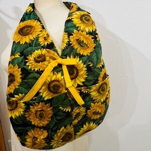 NWOT Sunflower Print Tote Bsg with Pockets